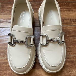 Call it spring “Roma” loafers